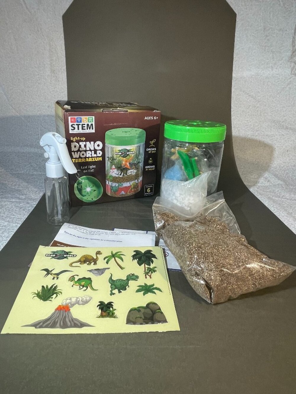 Light Up Dino World Terrarium NOTE (2102)